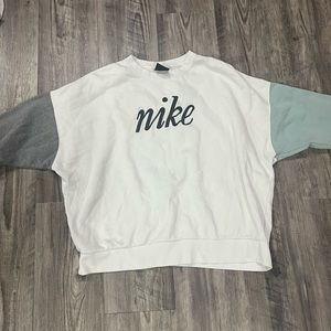 Women’s Nike Crewneck